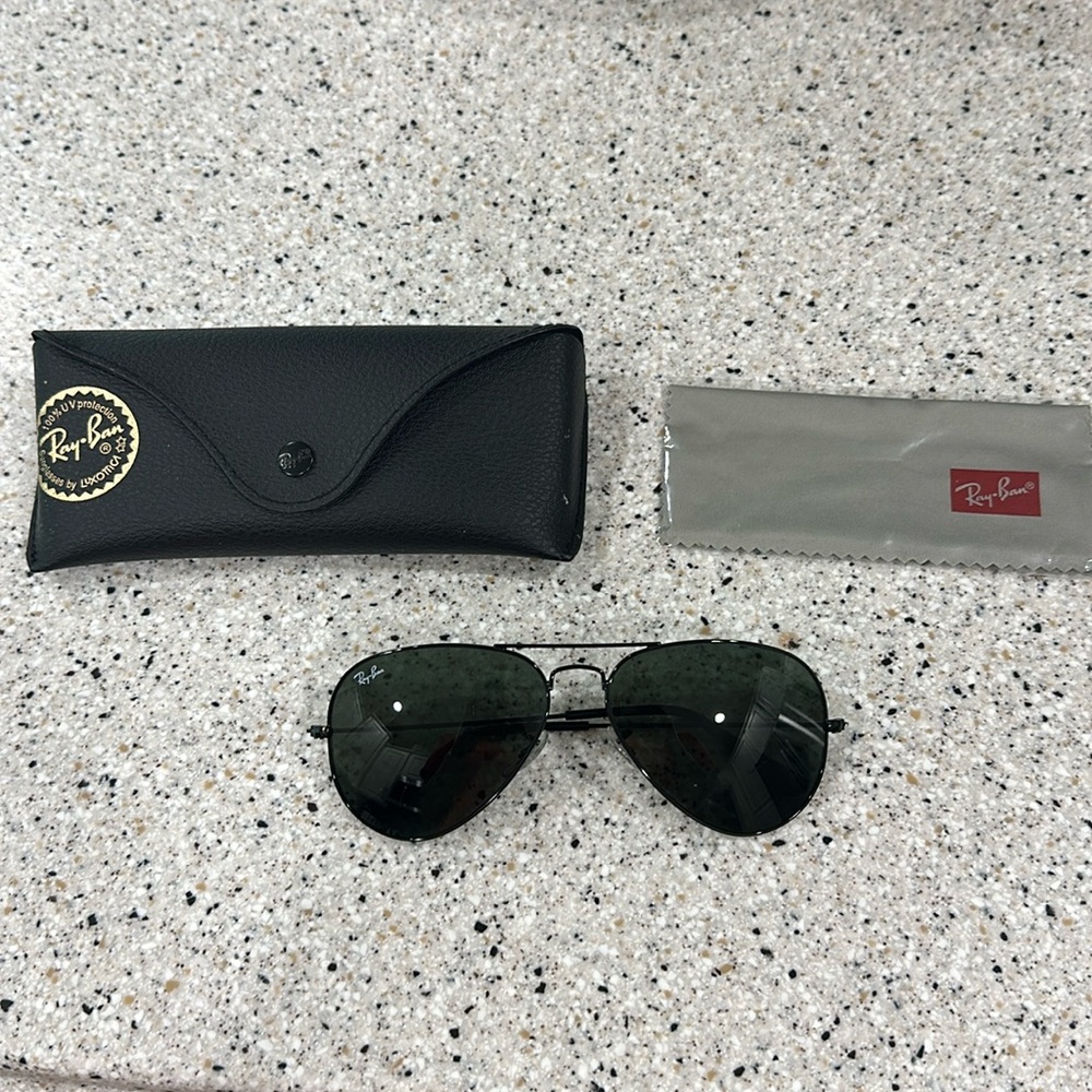Never worn Ray-Ban sunglasses